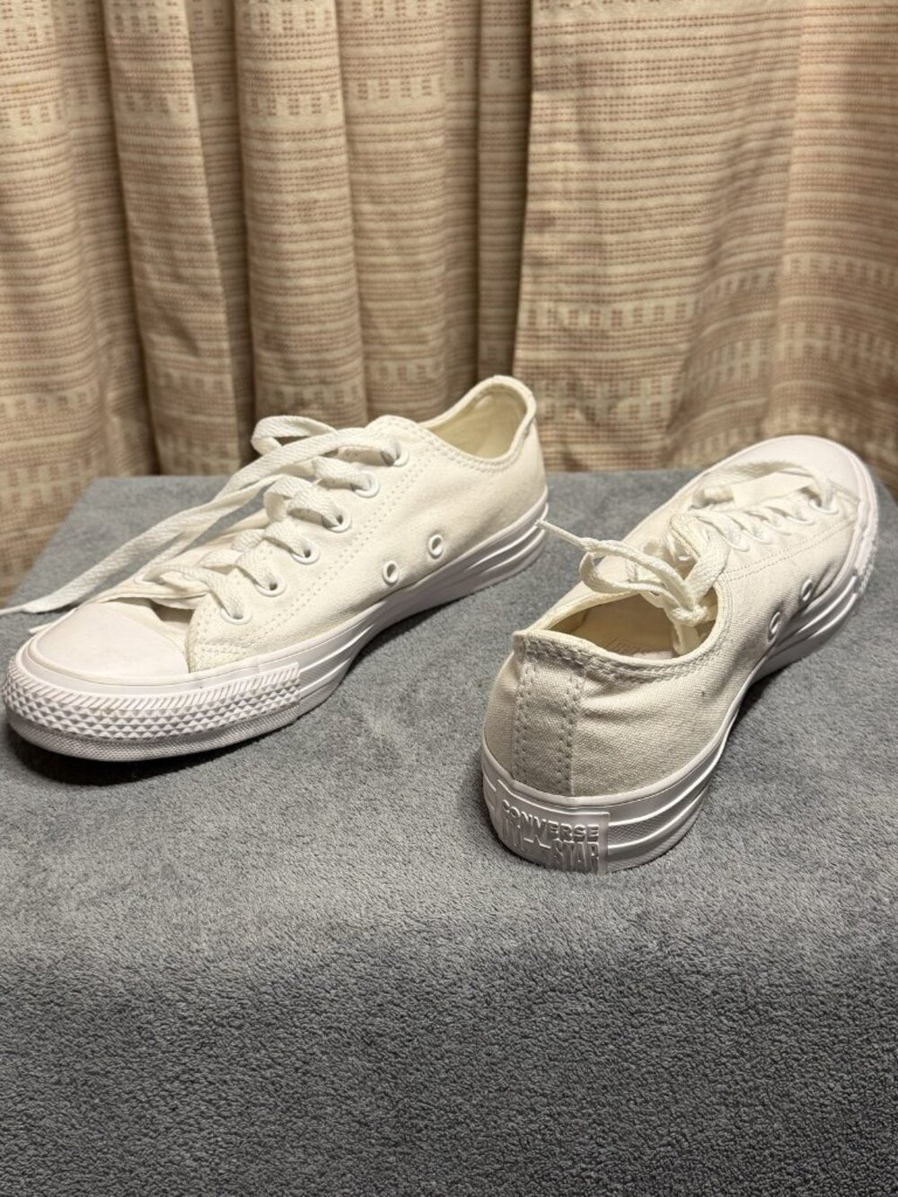 Converse Chuck Taylor All Star Low White Canvas Sneakers - Unisex Sizing - Picture 2 of 3